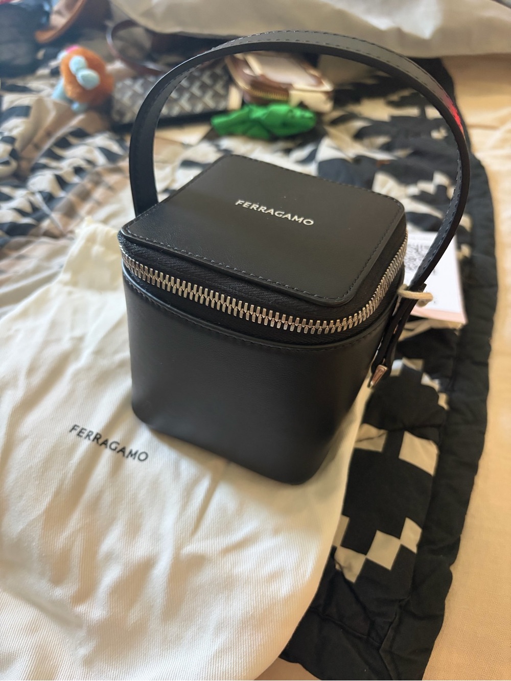 Ferragamo gancini vanity case micro in leather - Picture 3 of 8